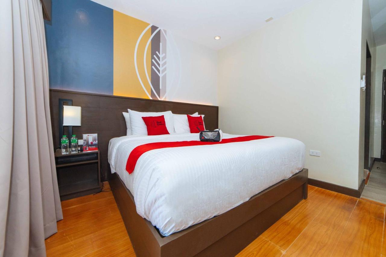 Hotel Reddoorz Premium @ Sta Rosa Tagaytay Road Silang Esterno foto