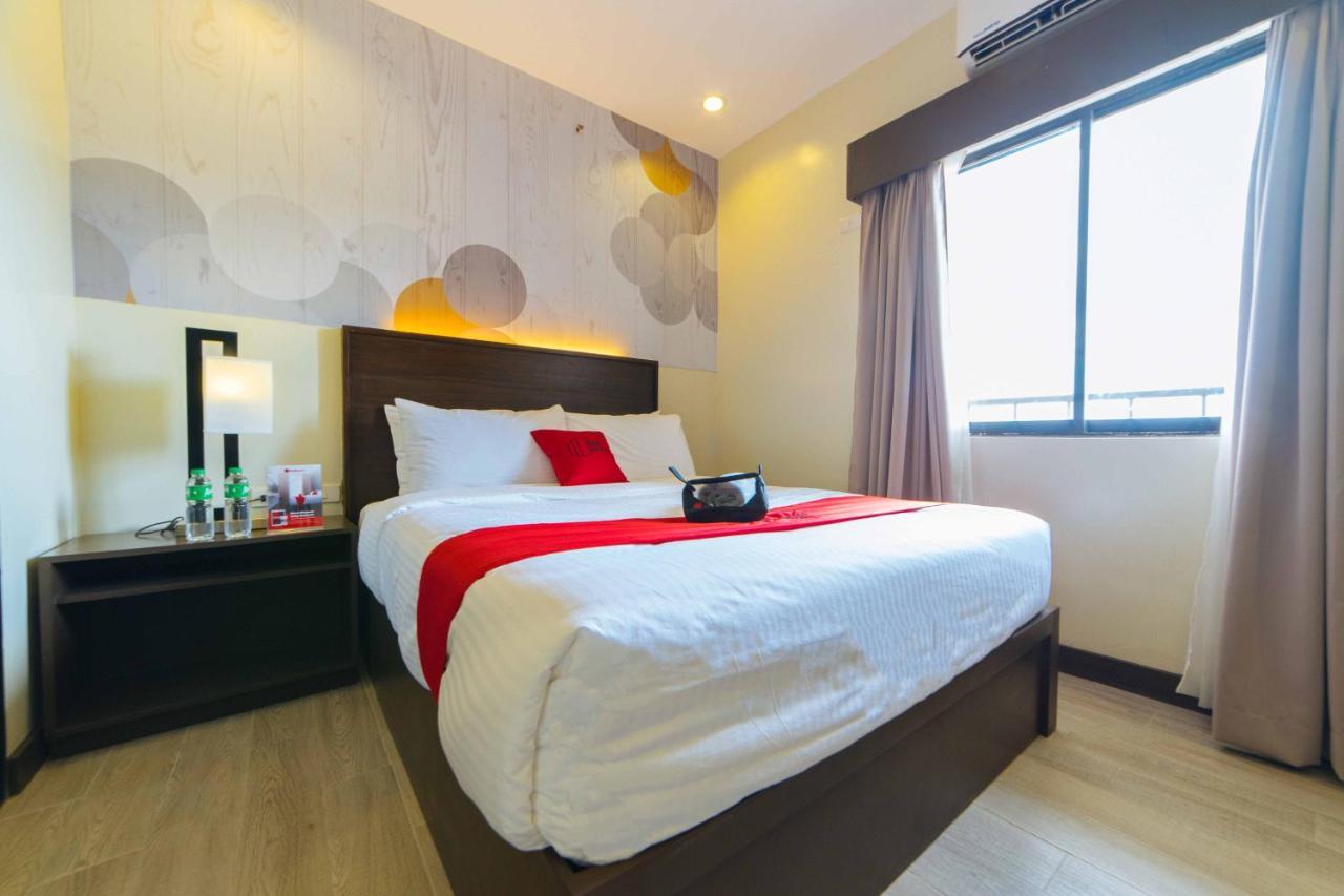 Hotel Reddoorz Premium @ Sta Rosa Tagaytay Road Silang Esterno foto