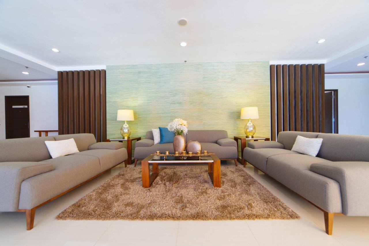 Hotel Reddoorz Premium @ Sta Rosa Tagaytay Road Silang Esterno foto