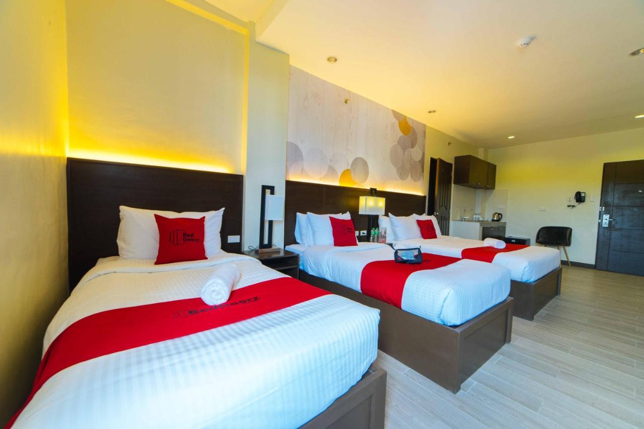 Hotel Reddoorz Premium @ Sta Rosa Tagaytay Road Silang Esterno foto