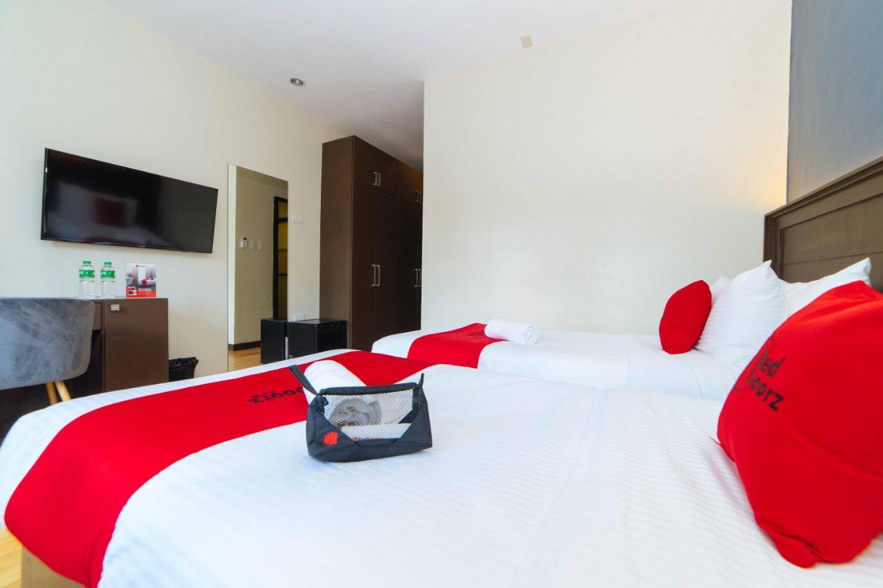 Hotel Reddoorz Premium @ Sta Rosa Tagaytay Road Silang Esterno foto