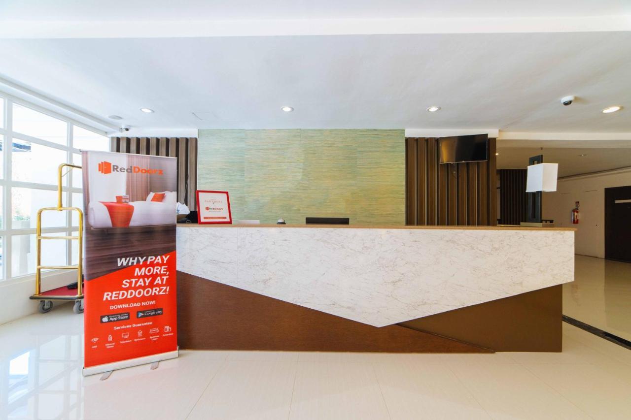 Hotel Reddoorz Premium @ Sta Rosa Tagaytay Road Silang Esterno foto