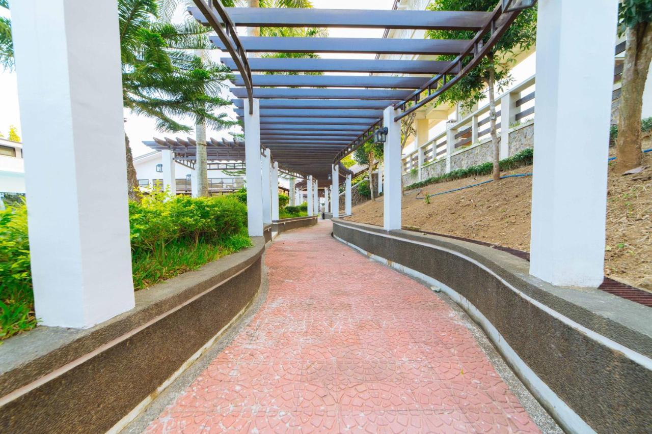 Hotel Reddoorz Premium @ Sta Rosa Tagaytay Road Silang Esterno foto