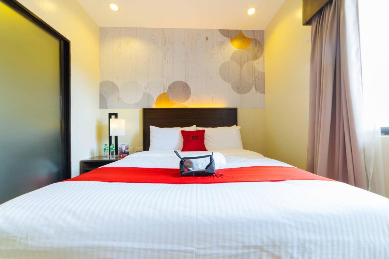 Hotel Reddoorz Premium @ Sta Rosa Tagaytay Road Silang Esterno foto