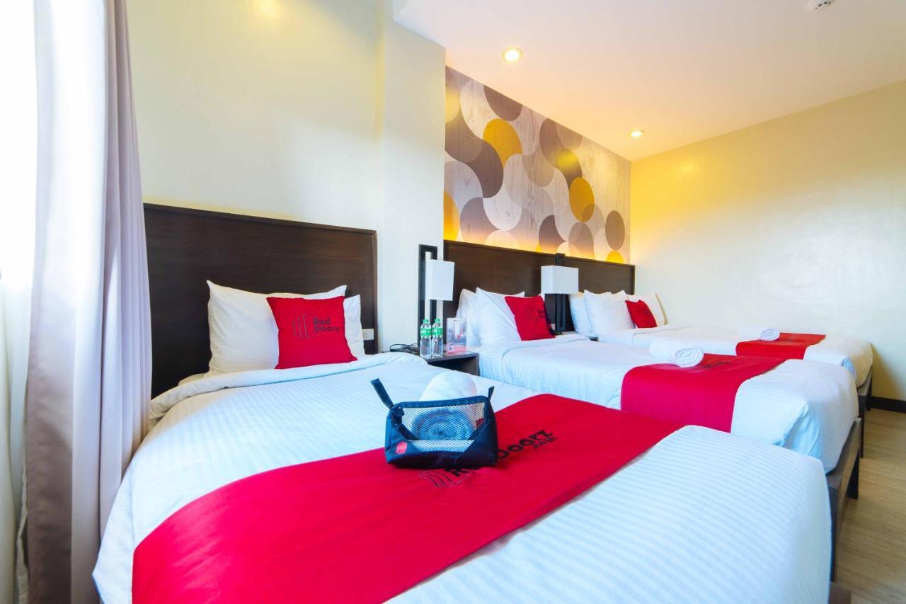 Hotel Reddoorz Premium @ Sta Rosa Tagaytay Road Silang Esterno foto