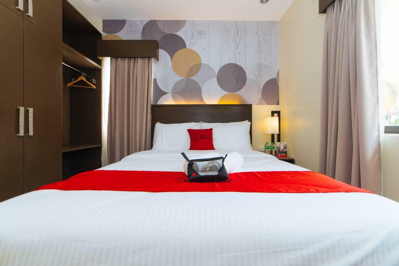 Hotel Reddoorz Premium @ Sta Rosa Tagaytay Road Silang Esterno foto