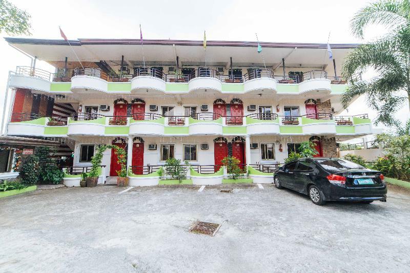 Hotel Reddoorz Premium @ Sta Rosa Tagaytay Road Silang Esterno foto